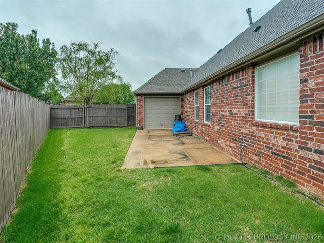 12527 S Ash Avenue, Jenks, OK 74037