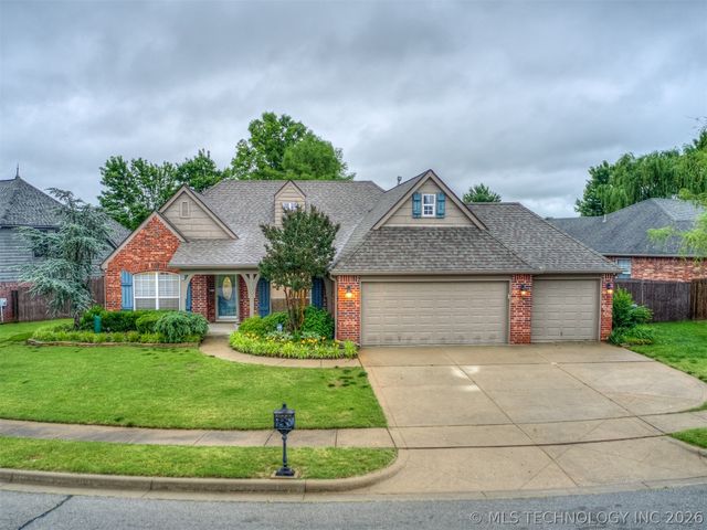 12527 S Ash Avenue, Jenks, OK 74037