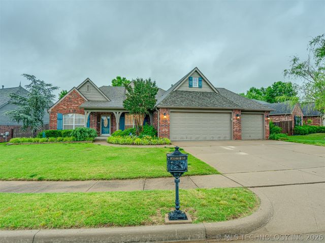 12527 S Ash Avenue, Jenks, OK 74037