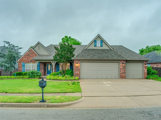 12527 S Ash Avenue, Jenks, OK 74037