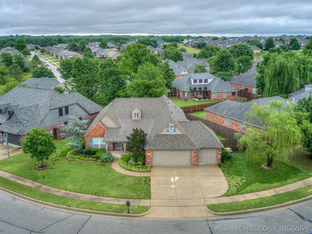 12527 S Ash Avenue, Jenks, OK 74037