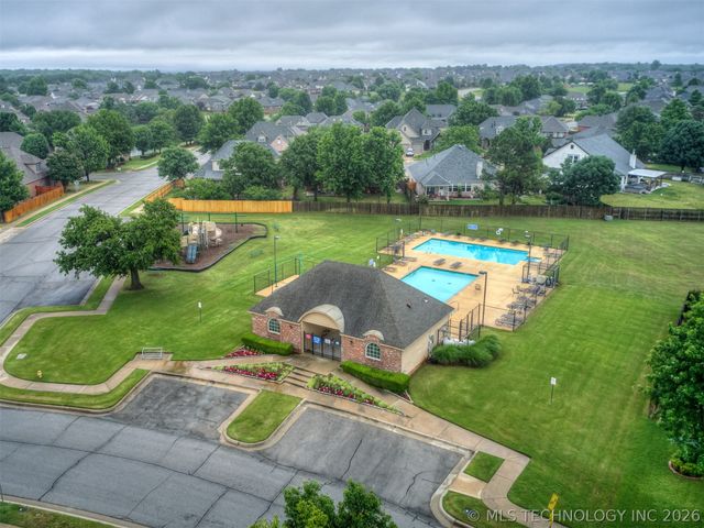 12527 S Ash Avenue, Jenks, OK 74037
