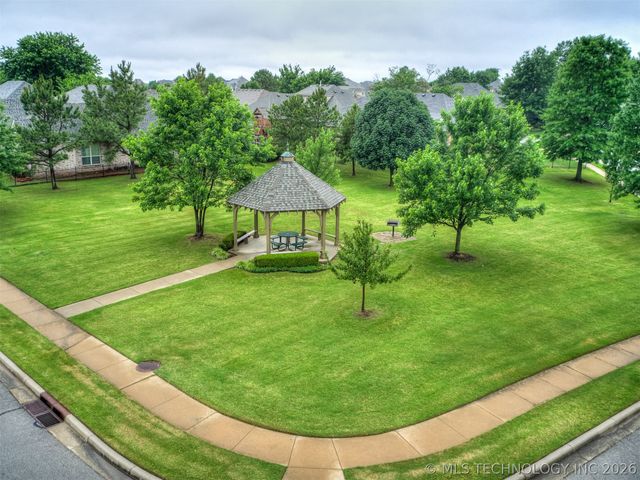 12527 S Ash Avenue, Jenks, OK 74037