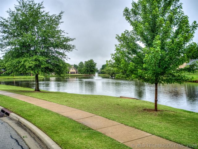12527 S Ash Avenue, Jenks, OK 74037