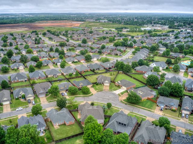 12527 S Ash Avenue, Jenks, OK 74037