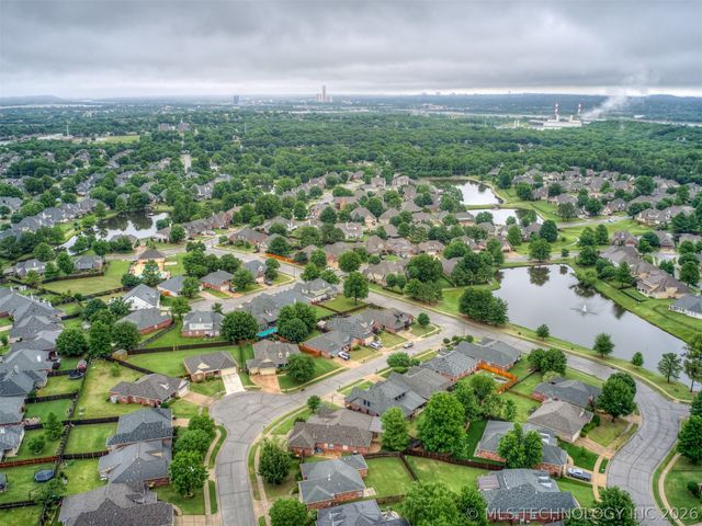 12527 S Ash Avenue, Jenks, OK 74037