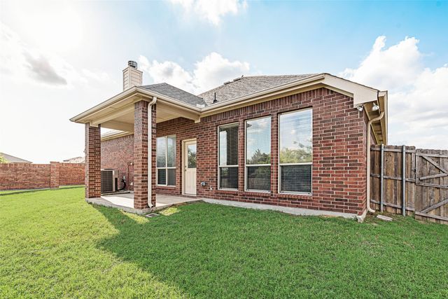 1322 Turnbridge Drive, Glenn Heights, TX 75154