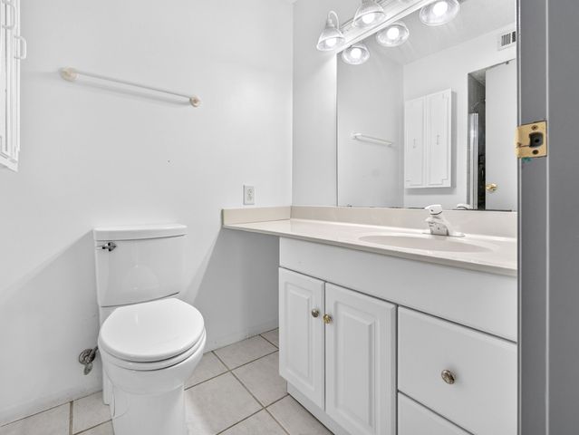 15713 Orlan Brook Drive 100, Orland Park, IL 60462