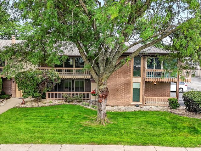15713 Orlan Brook Drive 100, Orland Park, IL 60462