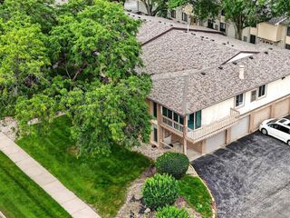 15713 Orlan Brook Drive 100, Orland Park, IL 60462