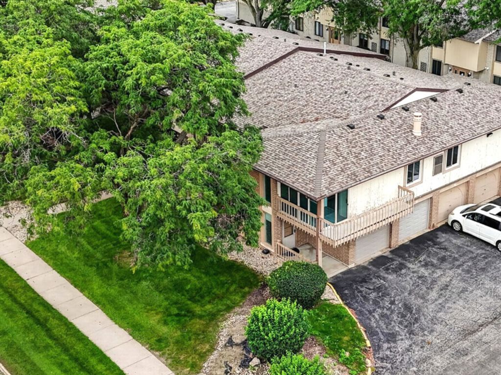15713 Orlan Brook Drive 100, Orland Park, IL 60462