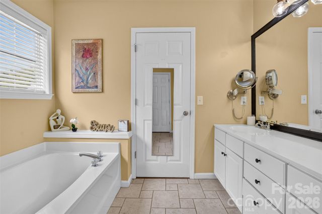 11325 Longhedge Lane, Charlotte, NC 28273