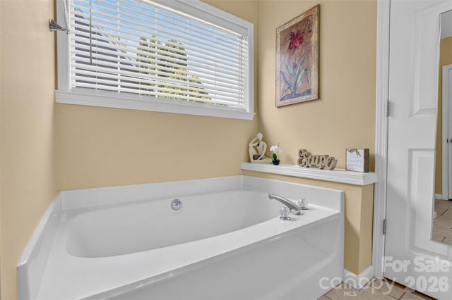 11325 Longhedge Lane, Charlotte, NC 28273