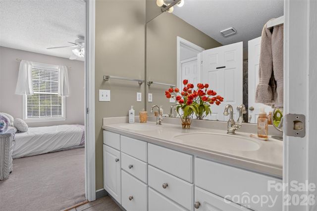 11325 Longhedge Lane, Charlotte, NC 28273