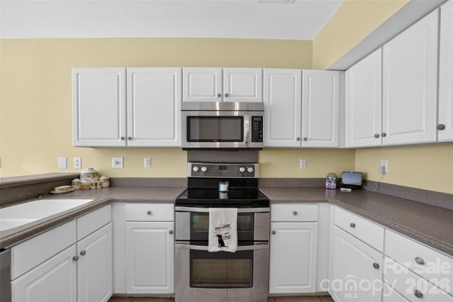 11325 Longhedge Lane, Charlotte, NC 28273
