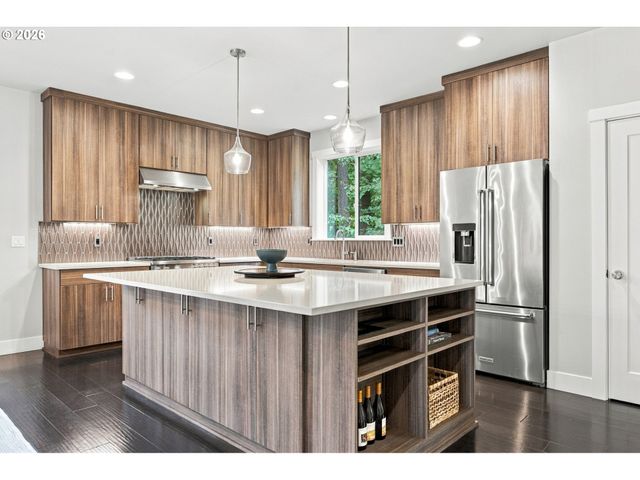 9034 Sw 49TH Ave, Portland, OR 97219