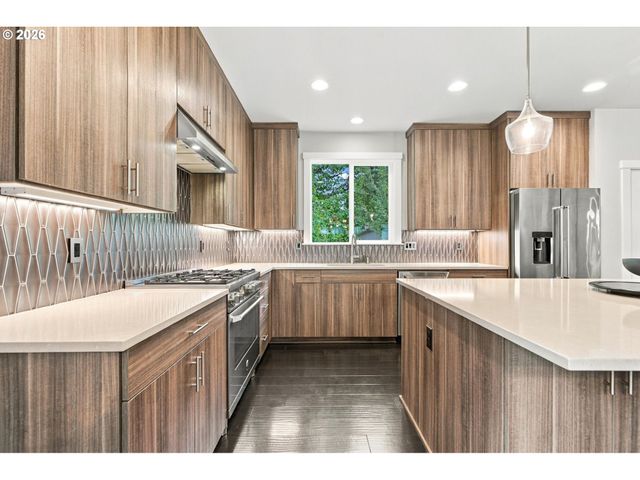 9034 Sw 49TH Ave, Portland, OR 97219