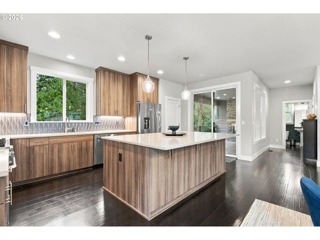 9034 Sw 49TH Ave, Portland, OR 97219