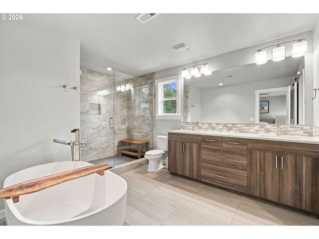 9034 Sw 49TH Ave, Portland, OR 97219
