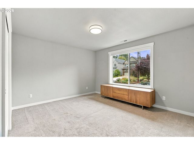 9034 Sw 49TH Ave, Portland, OR 97219