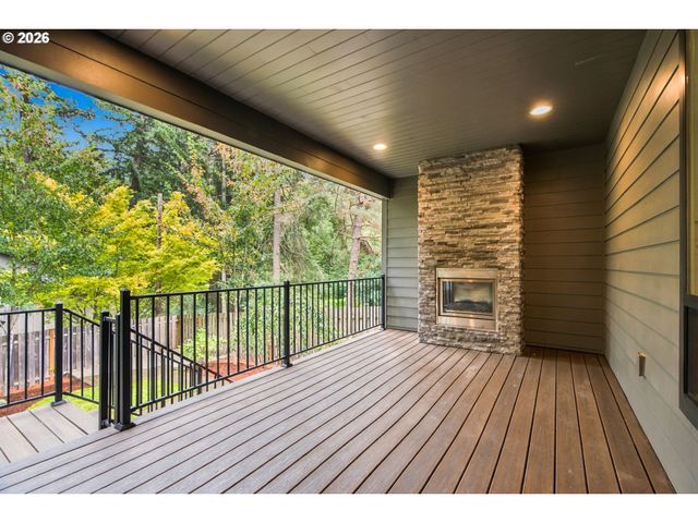 9034 Sw 49TH Ave, Portland, OR 97219