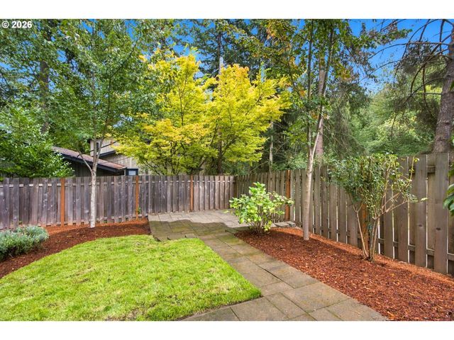 9034 Sw 49TH Ave, Portland, OR 97219