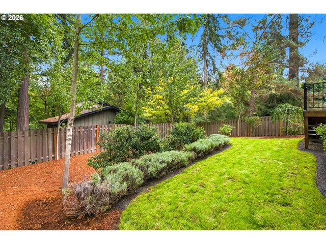 9034 Sw 49TH Ave, Portland, OR 97219