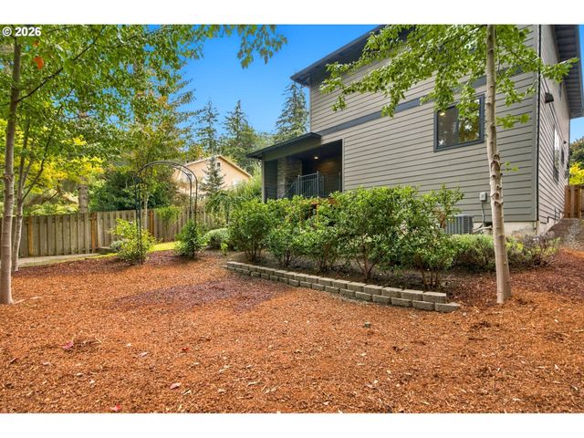 9034 Sw 49TH Ave, Portland, OR 97219