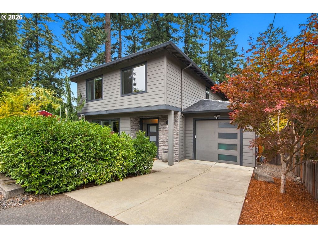 9034 Sw 49TH Ave, Portland, OR 97219