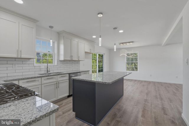 572 FOREST GROVE RD, Vineland, NJ 08360