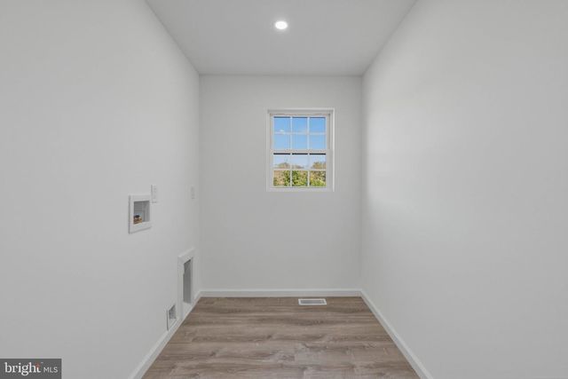 572 FOREST GROVE RD, Vineland, NJ 08360
