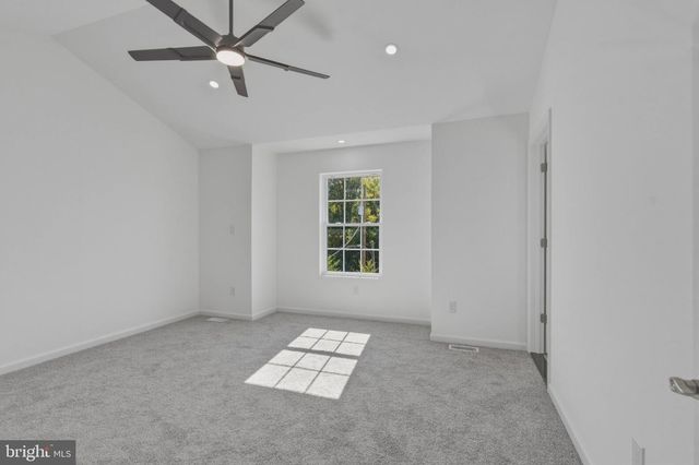 572 FOREST GROVE RD, Vineland, NJ 08360