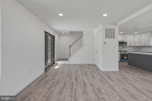 572 FOREST GROVE RD, Vineland, NJ 08360
