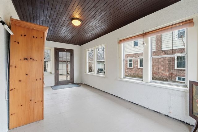 31 Trinity Ter, Springfield, MA 01108