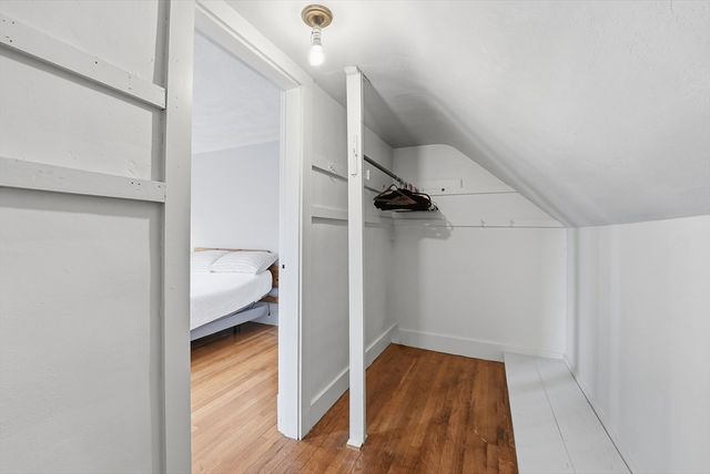 31 Trinity Ter, Springfield, MA 01108