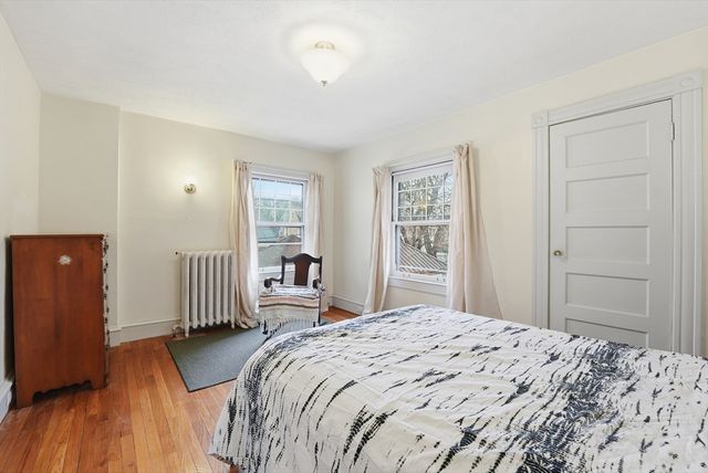 31 Trinity Ter, Springfield, MA 01108