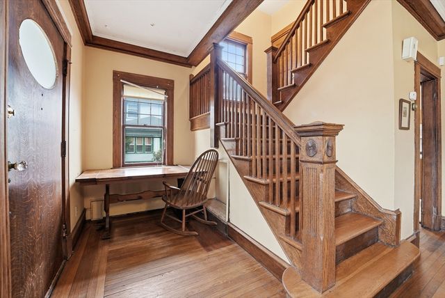 31 Trinity Ter, Springfield, MA 01108