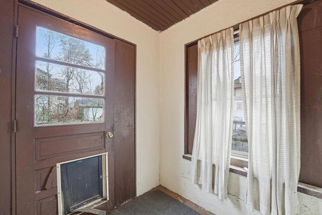 31 Trinity Ter, Springfield, MA 01108