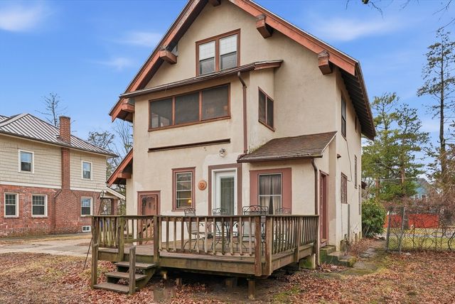31 Trinity Ter, Springfield, MA 01108
