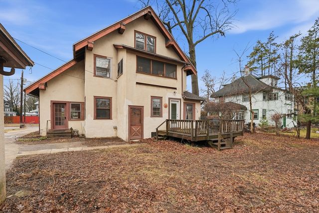 31 Trinity Ter, Springfield, MA 01108