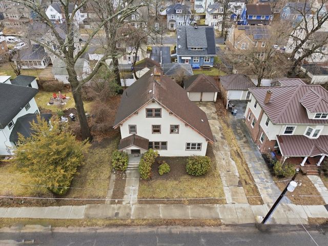 31 Trinity Ter, Springfield, MA 01108