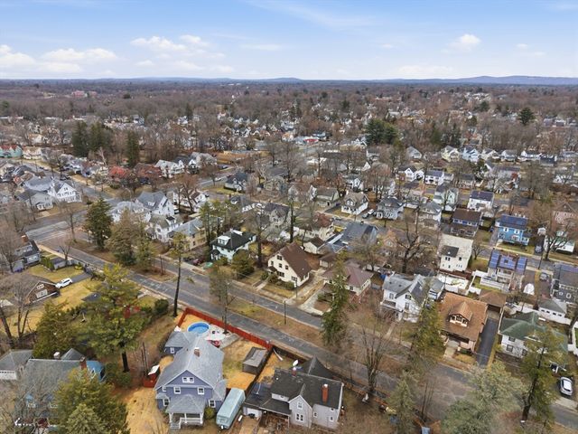 31 Trinity Ter, Springfield, MA 01108
