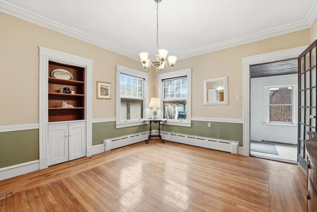 31 Trinity Ter, Springfield, MA 01108