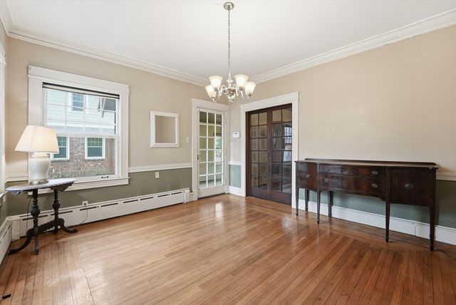 31 Trinity Ter, Springfield, MA 01108