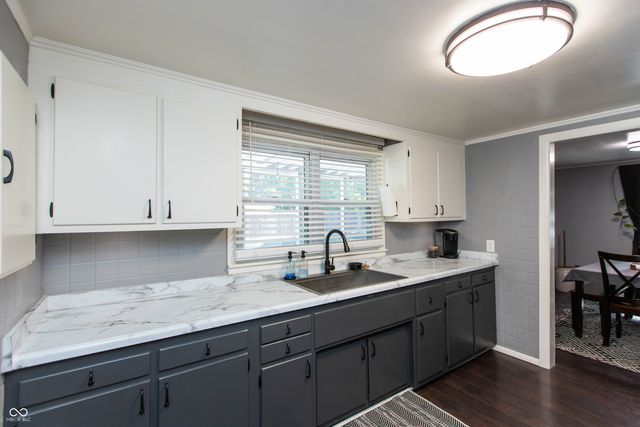 206 N Worth Avenue, Indianapolis, IN 46224