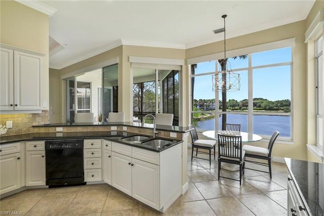 15539 Monterosso LN 202, Naples, FL 34110