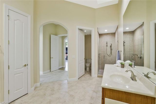 15539 Monterosso LN 202, Naples, FL 34110