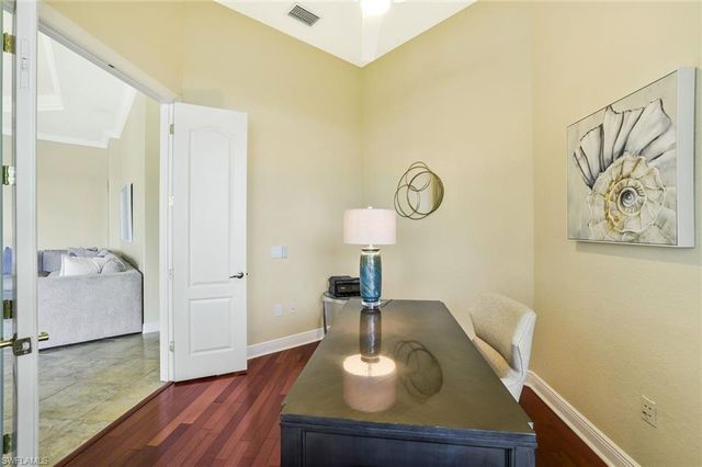 15539 Monterosso LN 202, Naples, FL 34110