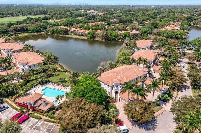 15539 Monterosso LN 202, Naples, FL 34110