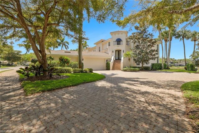 15539 Monterosso LN 202, Naples, FL 34110